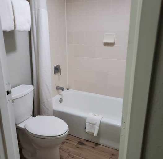 Bathroom 4, Quality Inn & Suites St Augustine Beach Area, Saint Johns