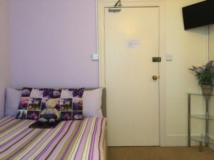 Bedroom 3, Arun Sands Rooms, West Sussex
