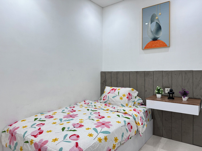 Bedroom 13