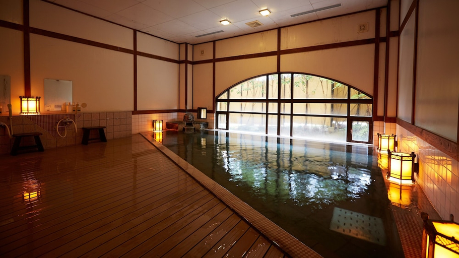 Sport & Beauty, Hamilton Ureshino, Ureshino