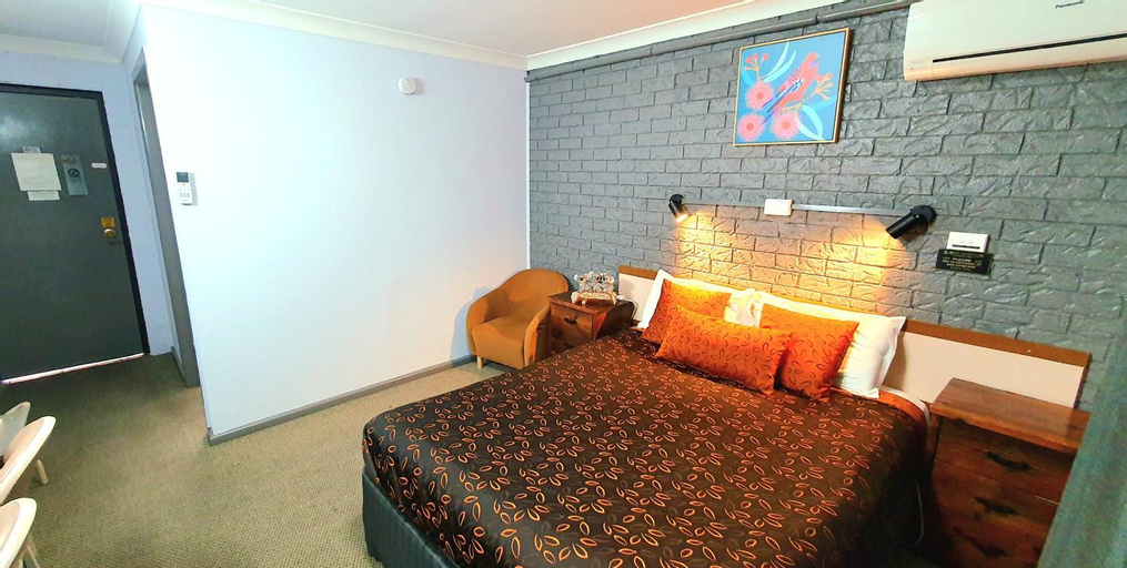 Bedroom 24