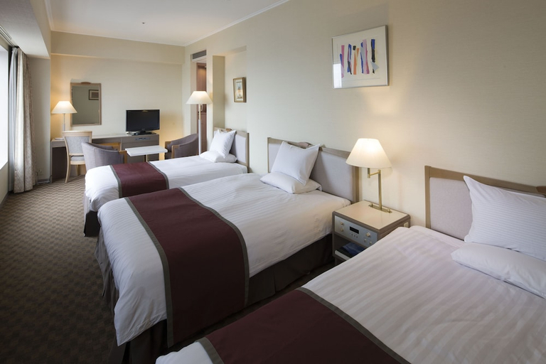 Bedroom 2, Yokkaichi Miyako Hotel, Yokkaichi