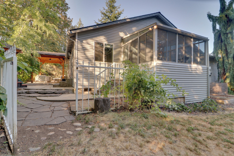 Exterior & Views 2, Beautiful Pet-friendly Washougal Home w/ Fire Pit!, Clark