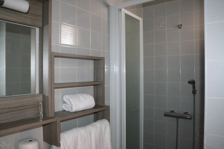 Bathroom 3, Le Relais Hotel Dax, Landes