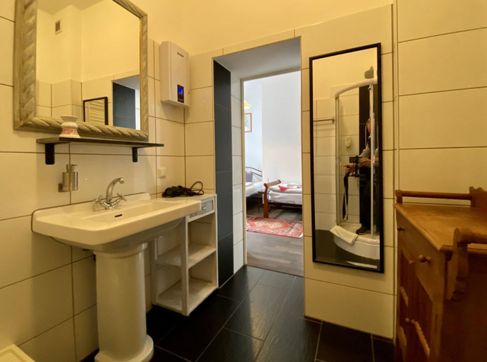 Bathroom 2, Hotelik Gdanska, Oberhausen