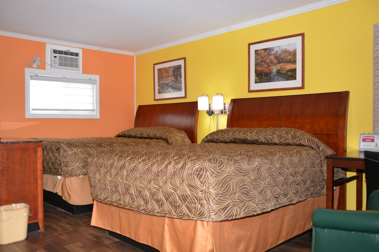 Bedroom 3, Harmony Inn, Huron