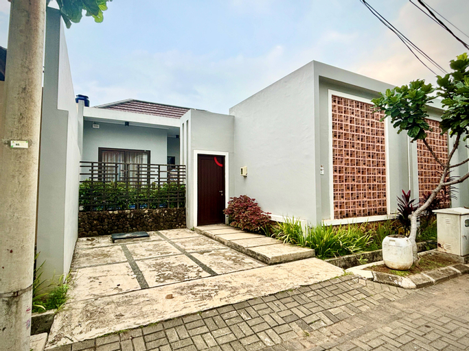 Exterior & Views 14