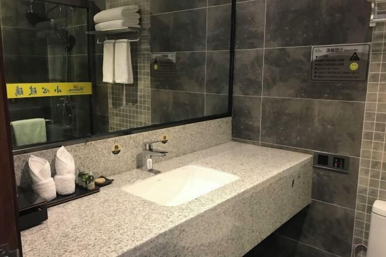 Bathroom 3, Pristime International Holiday Hotel, Tongren