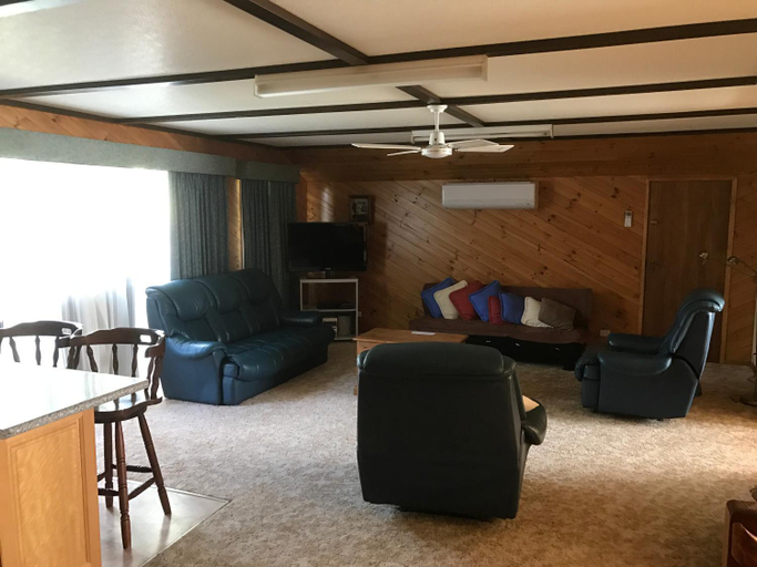 4, Lakeside Chalet & Studio, Indigo - Pt A
