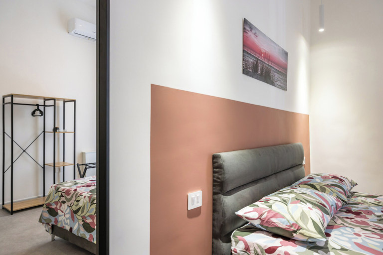 Bedroom 5, Nefelu apartments, Napoli
