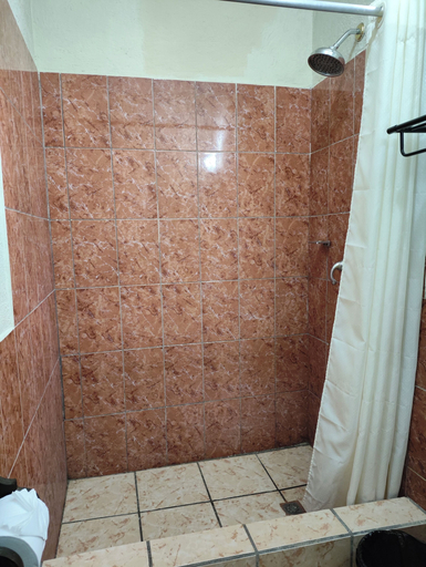 Bathroom 3, Hotel La Villa de los Dioses, San Antonio Palopó