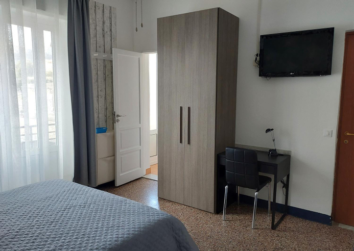 Bedroom 16