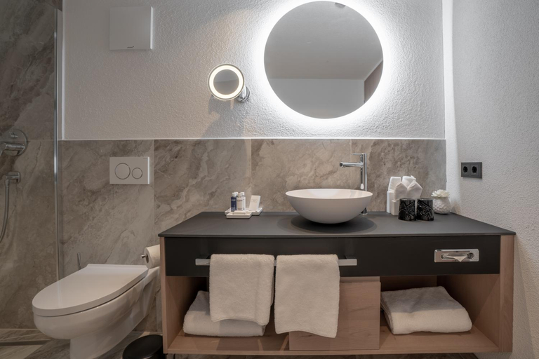 Bathroom 5, Hotel Madlein, Landeck