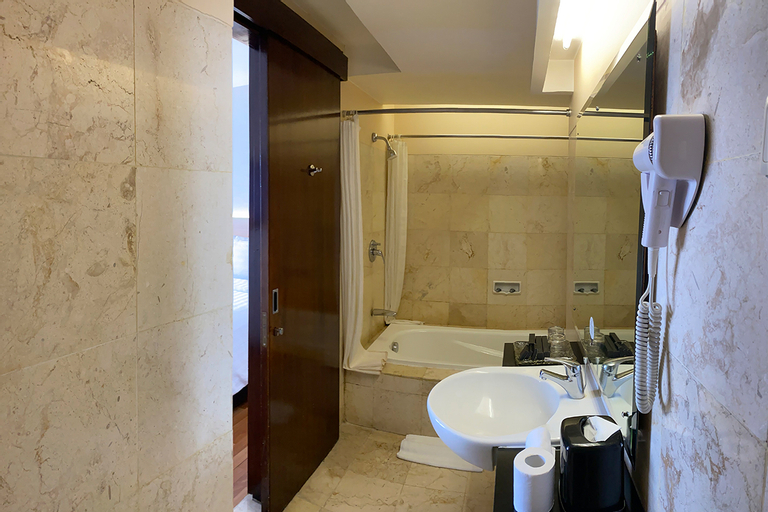 Bathroom 4