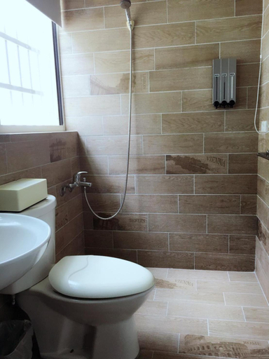 Bathroom 4, Paris Cafe Hostel , Yilan