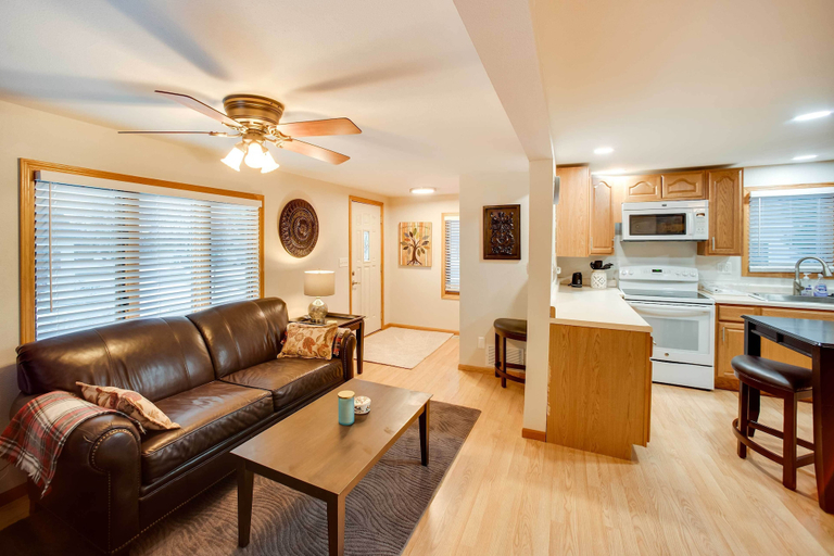 Others 4, Charming Iowa Abode Near Knoxville Raceway!, Marion