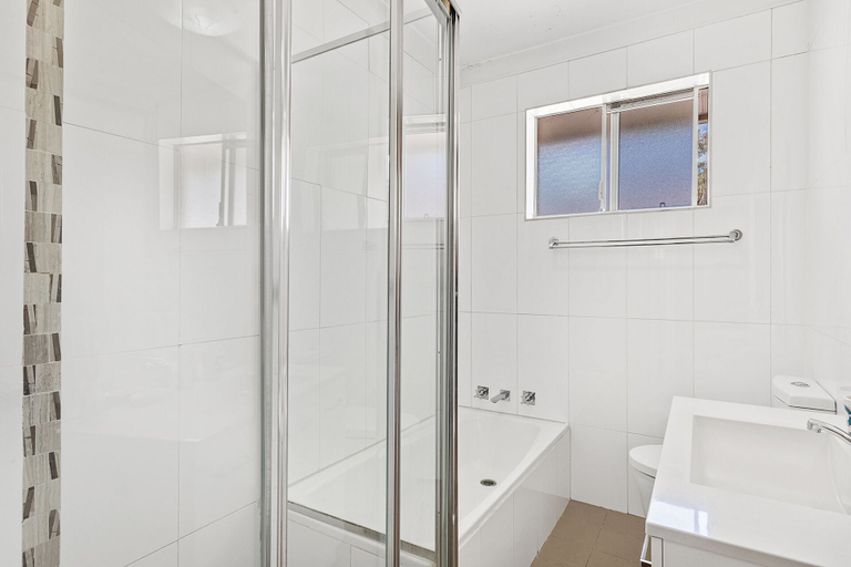 Bathroom 4, Kiah Unit 18 53 Victoria Parade, Port Stephens
