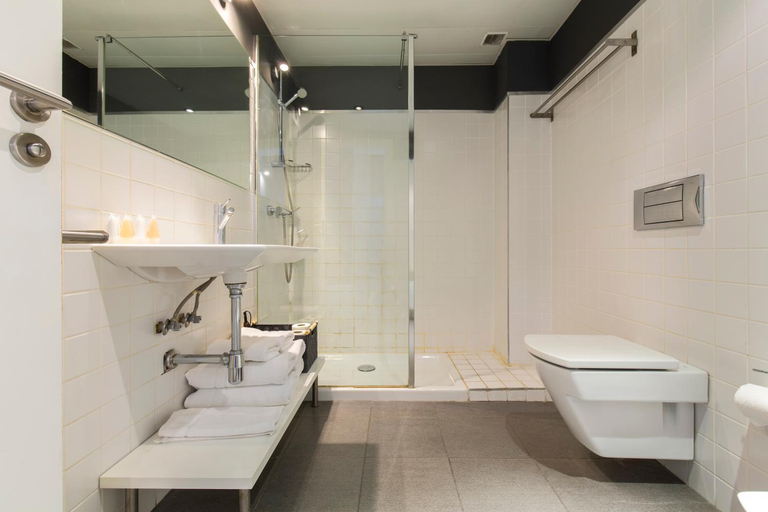 Bathroom 3, Elvira Suites, Granada