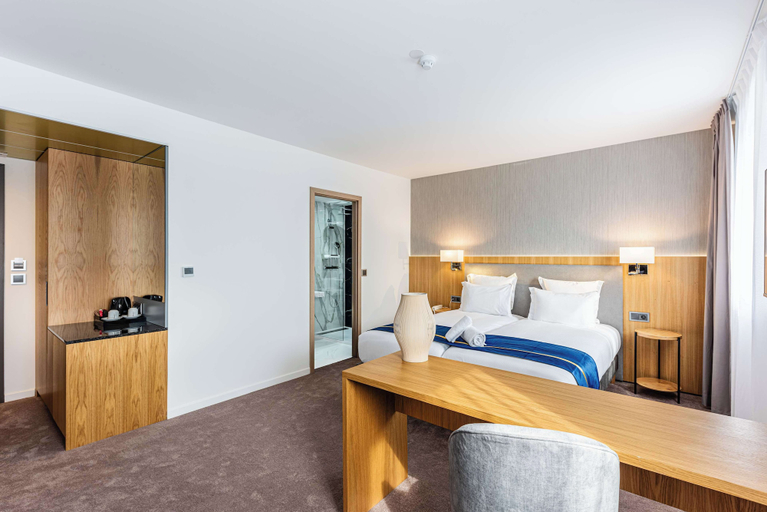 Bedroom 4, Brit Hotel Privilège Paris - Rosny, Seine-Saint-Denis