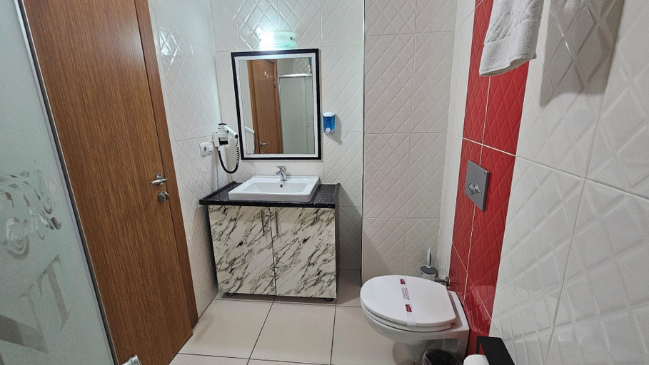 Bathroom 5, Pointbreak Hotel, Merkez