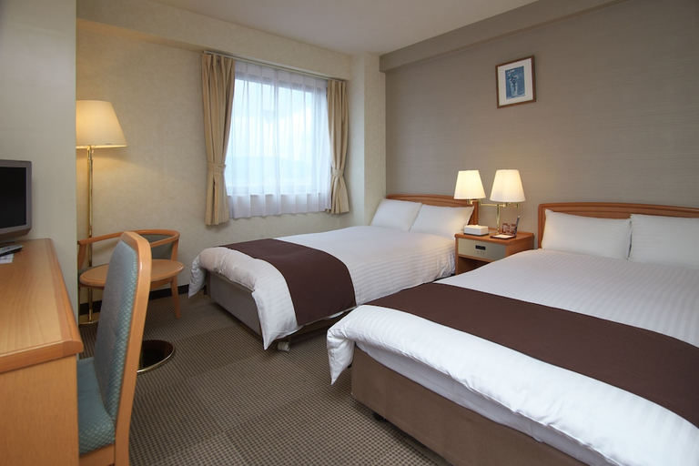 Bedroom 1, Toyooka Sky Hotel, Toyooka