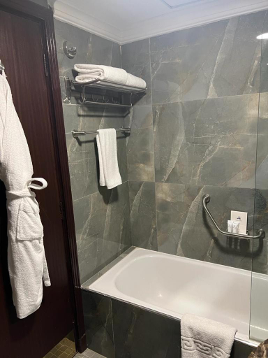 Bathroom 4, Alansar Golden Tulip, Al Madinah Al Munawwarah
