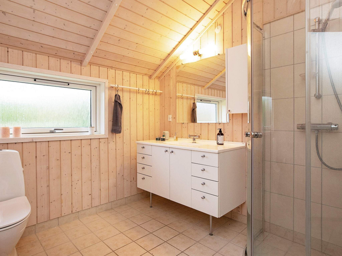 Bathroom, Picturesque Holiday Home in Hovedstaden With Sauna, Gribskov