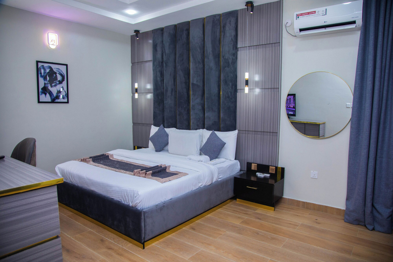 Bedroom 3, Modelo Hotel and Suites, Ikwerre