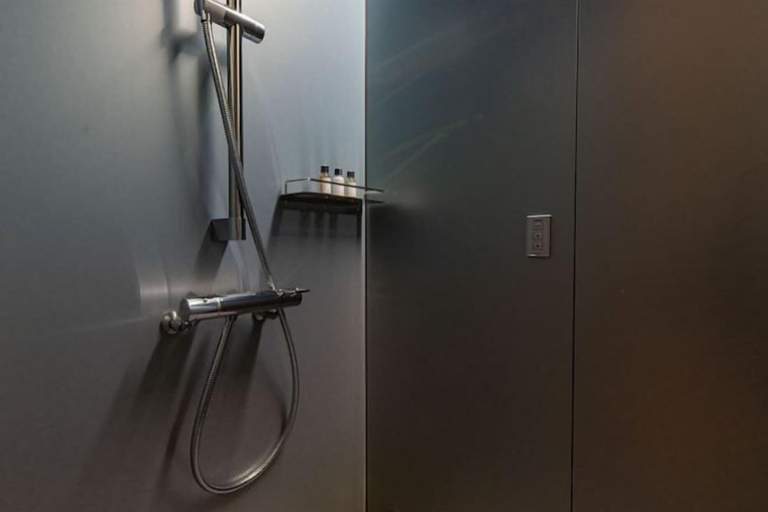 Bathroom 23