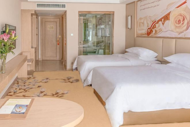 Bedroom 3, Vienna International Hotel (Liupanshui Shuicheng), Liupanshui