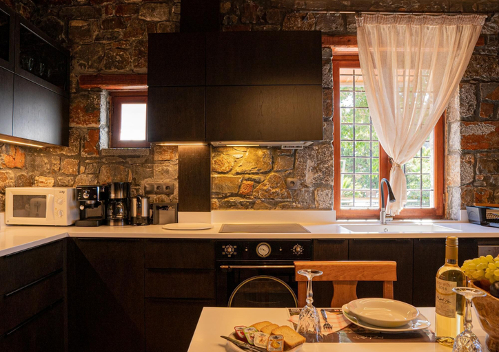 Room 2, Iris Stone Built Villa, Crete