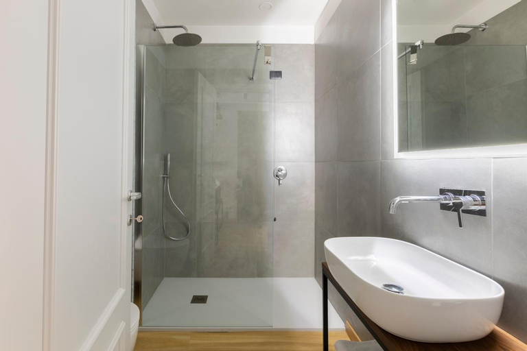 Bathroom 7