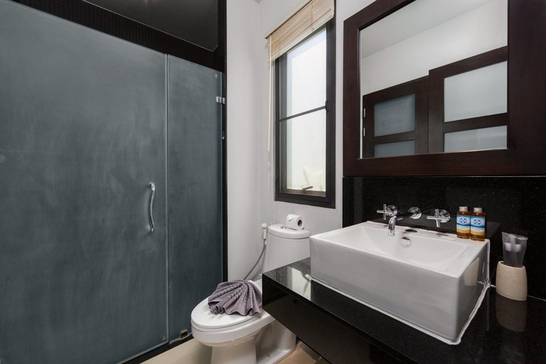 Bathroom, Kokyang Estate Villa by TropicLook, Pulau Phuket