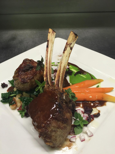 Food & Drinks, Bluff View Inn, Hamilton