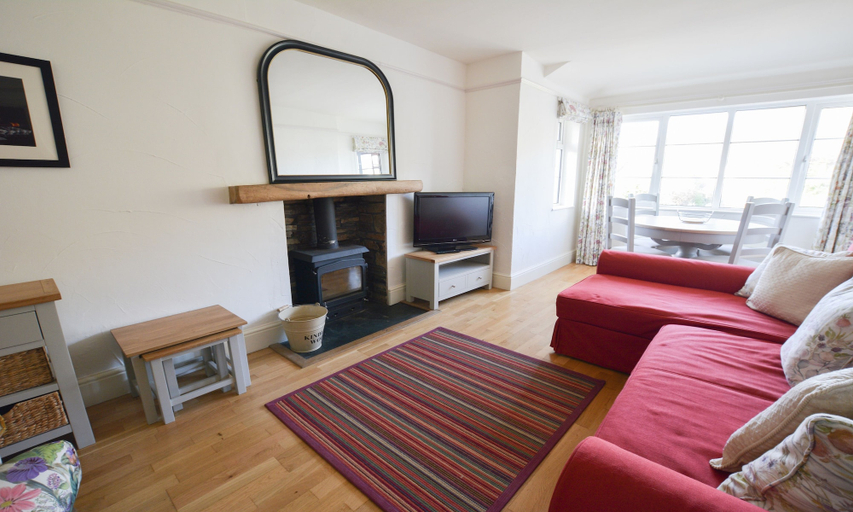 Others 5, Bridge Cottage Croyde 3-4 Bed, Sleeps 8, Hot Tub, Devon