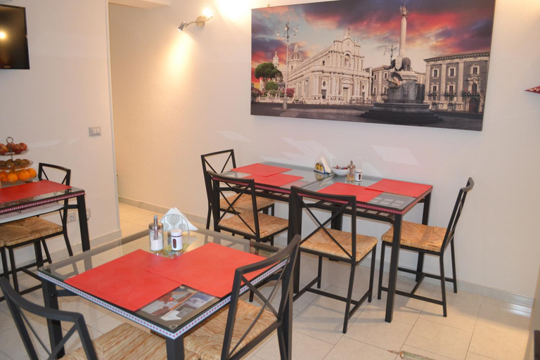 Food & Drinks 4, Il Cortiletto Di Piazza Verga, Catania