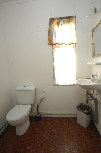 Bathroom 3, Sólbrekka Guesthouse, Mjóafjarðarhreppur