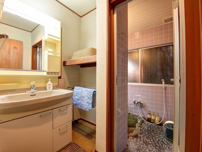 Bathroom 2, Ito Onsen Yokikan, Itō