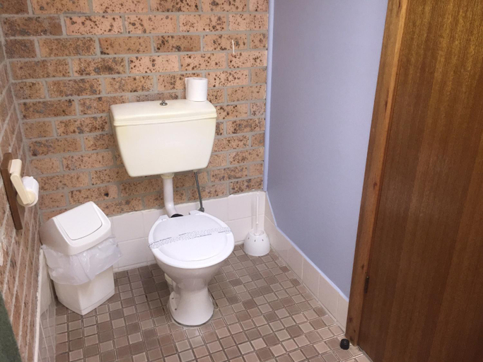 Bathroom 5, Whale Fisher Motel, Bega Valley