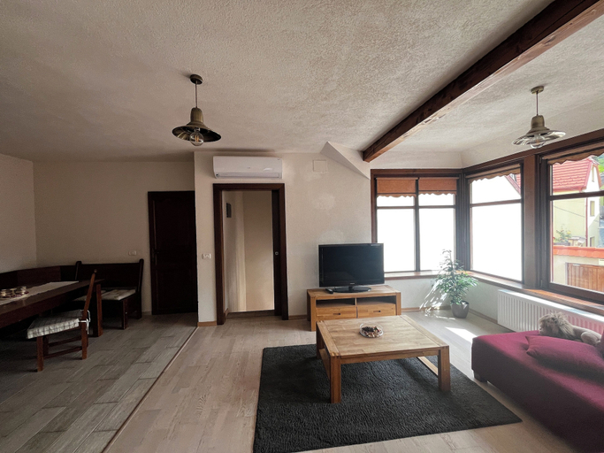 Others 4, Charming Apartment City Escape, Brasov