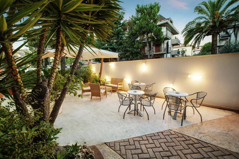 Others 5, Hotel Fenix, Ascoli Piceno