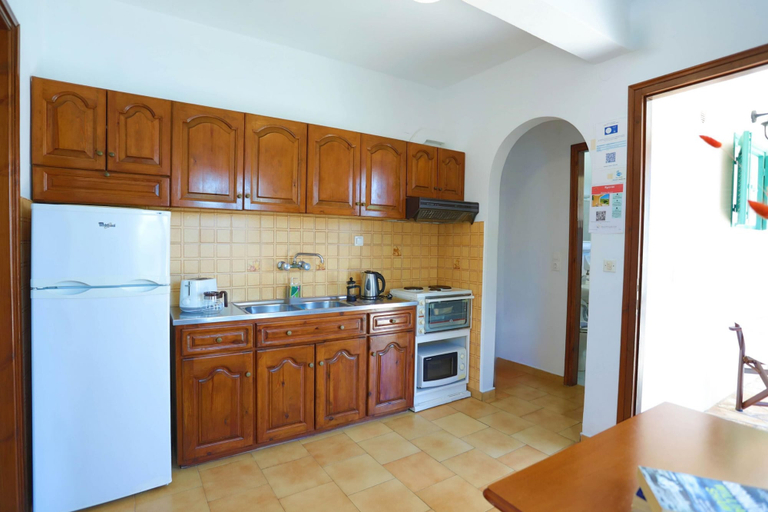 Room 4, Spiros Saint Stephanos, Ionian Islands