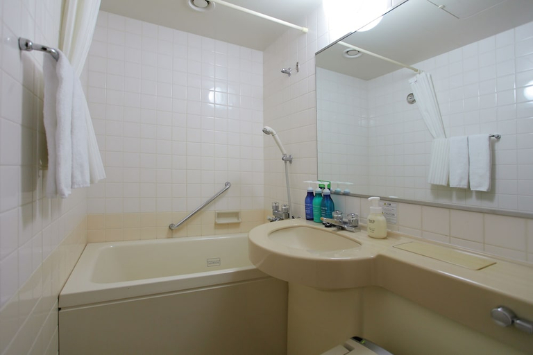 Bathroom 3, Hotel Resol Sasebo, Sasebo
