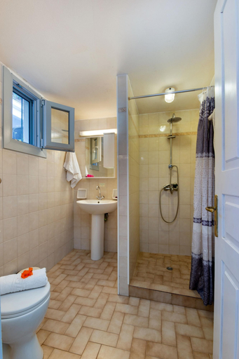 Room 4, Chrisoula in Longos With 2 Bedrooms and 1 Bathrooms, Ionian Islands
