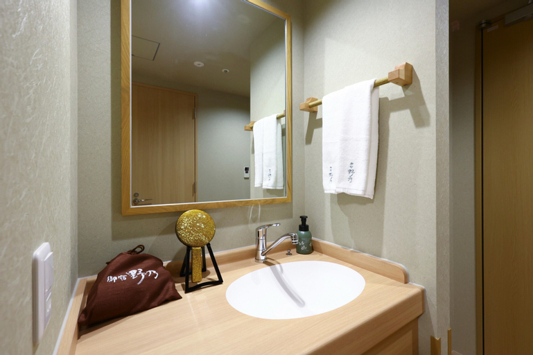 Bathroom 8