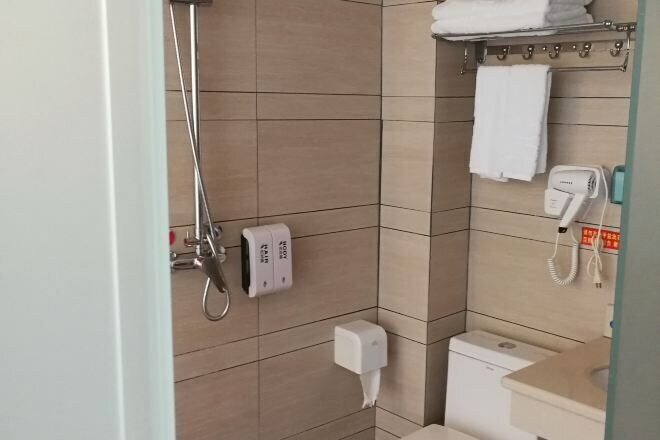 Bathroom 4, Jinxin Yixiang Hotel, Meizhou