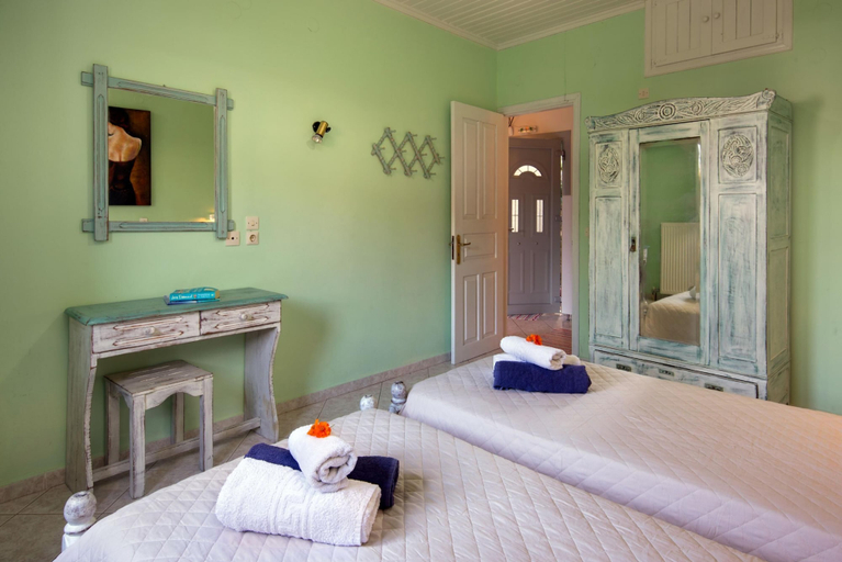 Room 2, Chrisoula in Longos With 2 Bedrooms and 1 Bathrooms, Ionian Islands