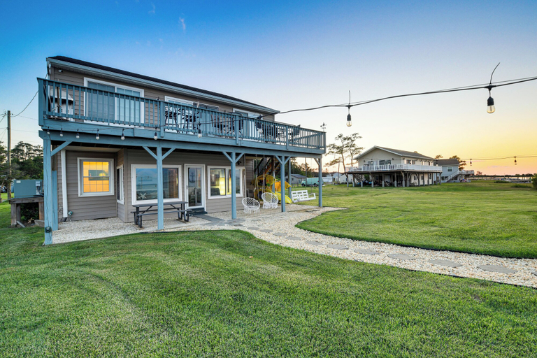 Exterior & Views 2, Potomac Waterfront Retreat w/ Dock & Kayaks, Northumberland