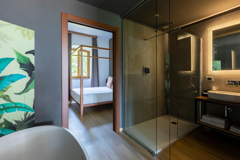 Bathroom 9