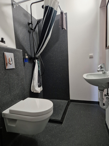 Bathroom 3, Hótel Hafnarfjall, Leirár- og Melahreppur